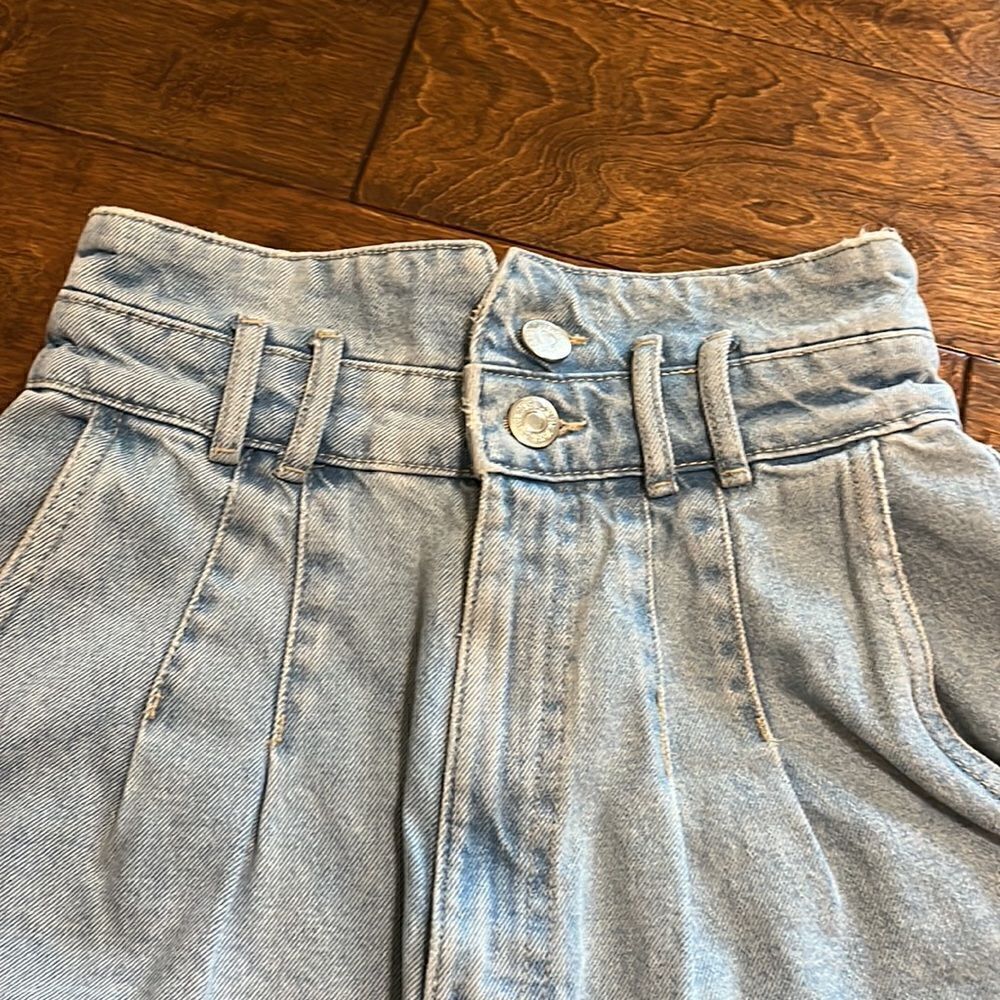 Zara Pleated Paper Bag Cuffed Jean Shorts, 2! - Picture 2 of 6